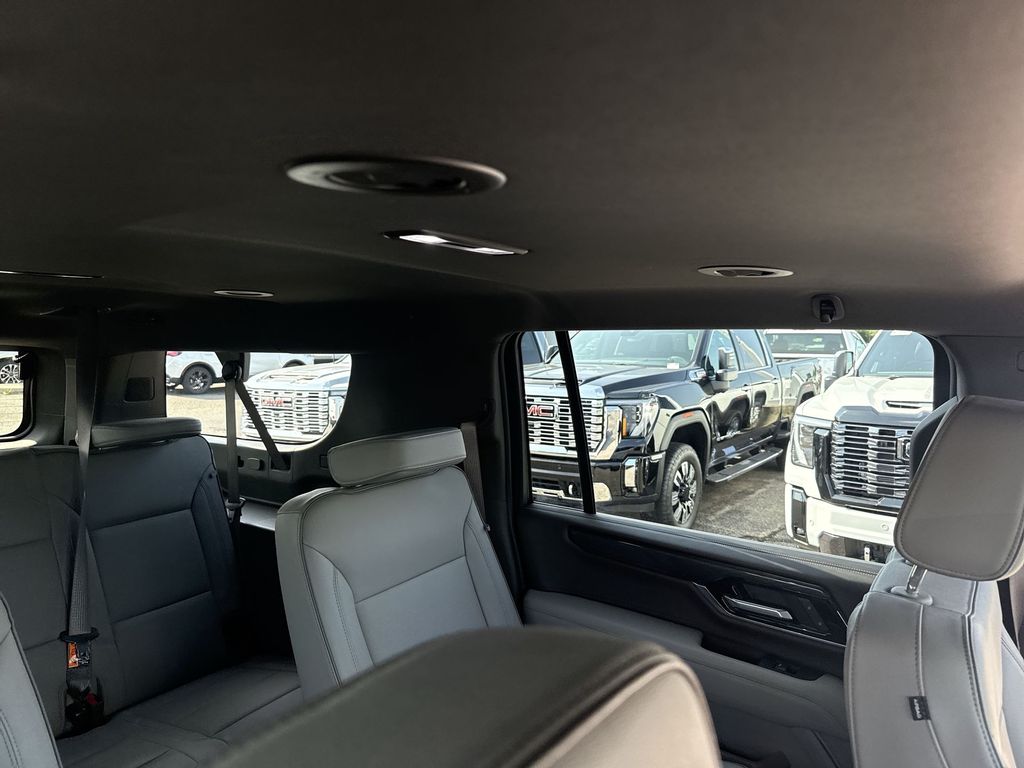 2025 GMC Yukon XL Elevation - Photo 14