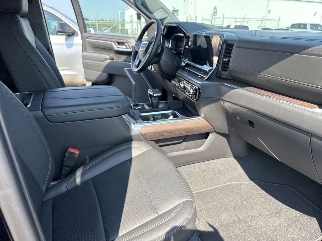 2025 GMC Sierra 1500 SLT - Photo 35