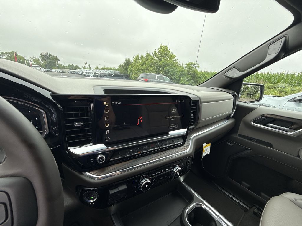 2025 GMC Sierra 1500 SLT - Photo 19