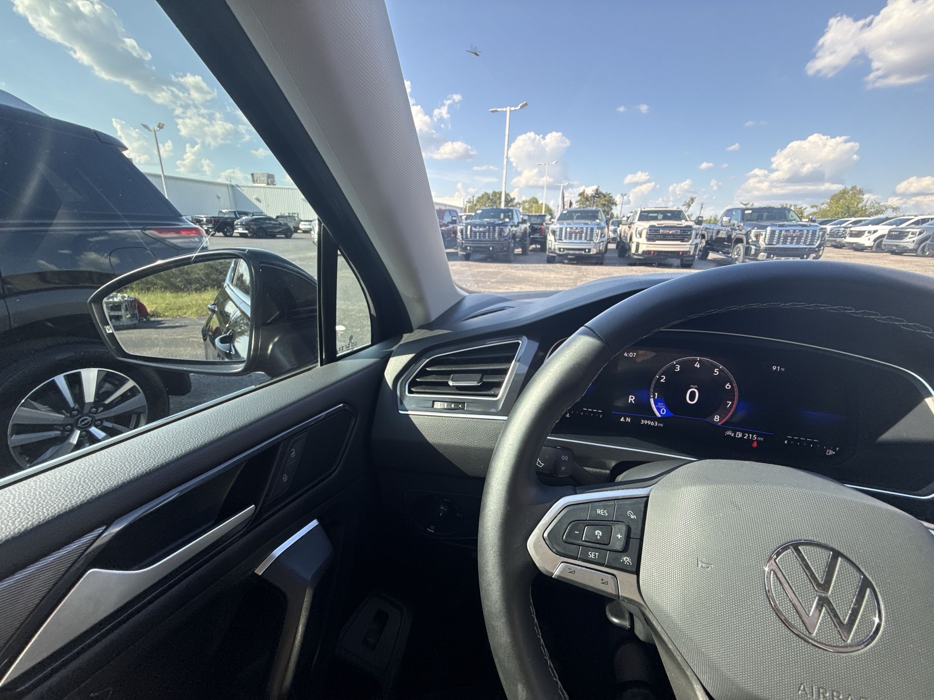 2024 Volkswagen Tiguan SE - Photo 24