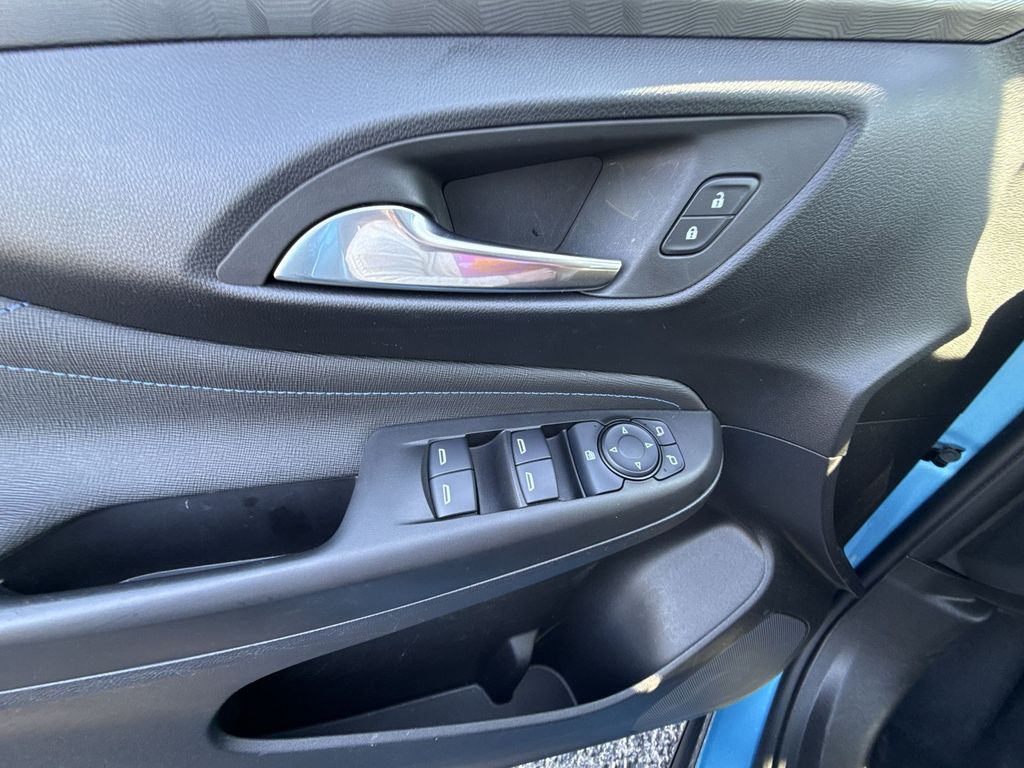 2025 Buick Envista Sport Touring - Photo 30