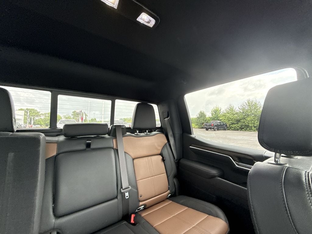 2025 Chevrolet Silverado 1500 High Country - Photo 32