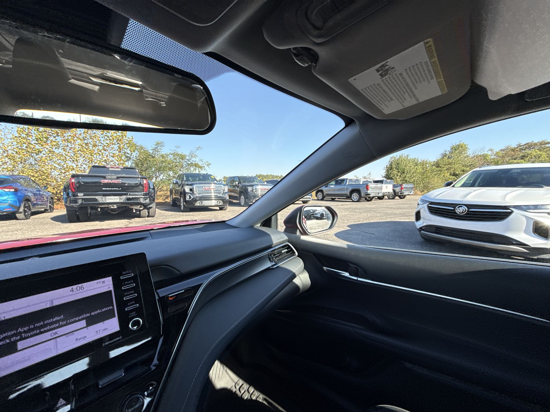 2023 Toyota Camry SE - Photo 10