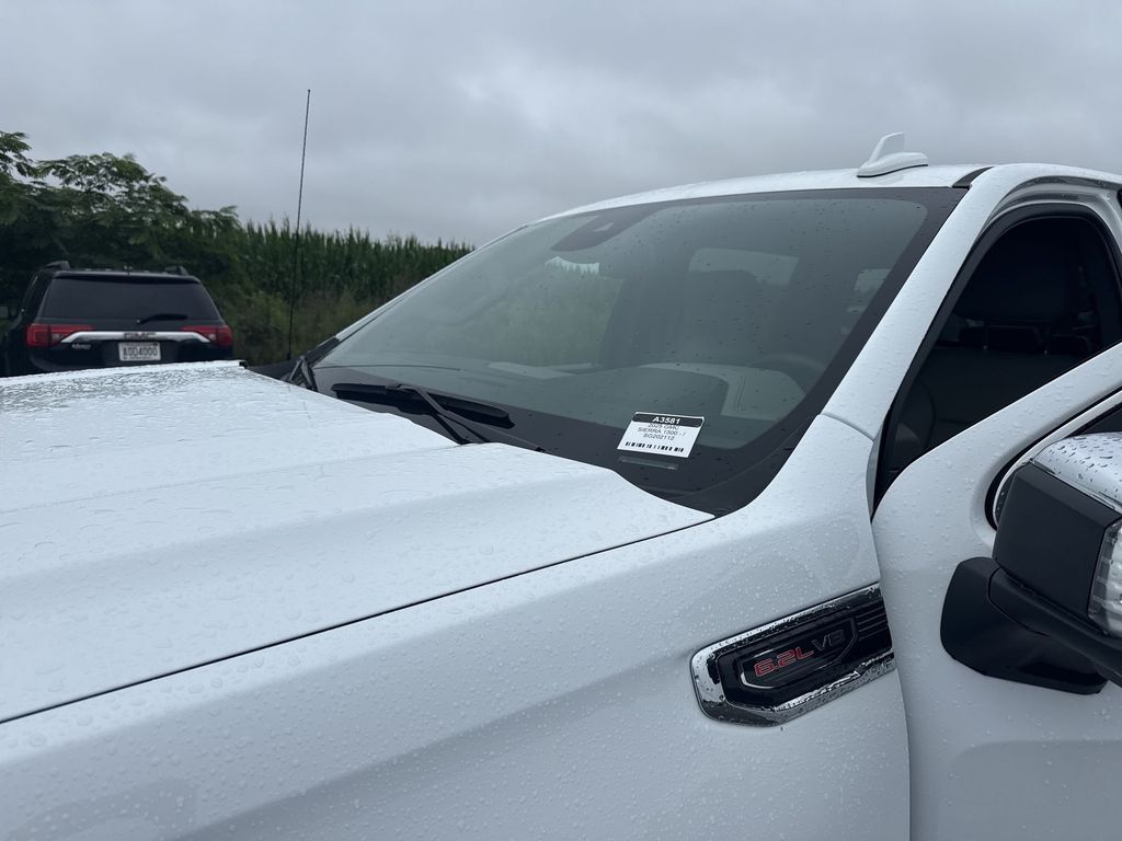 2025 GMC Sierra 1500 SLT - Photo 37