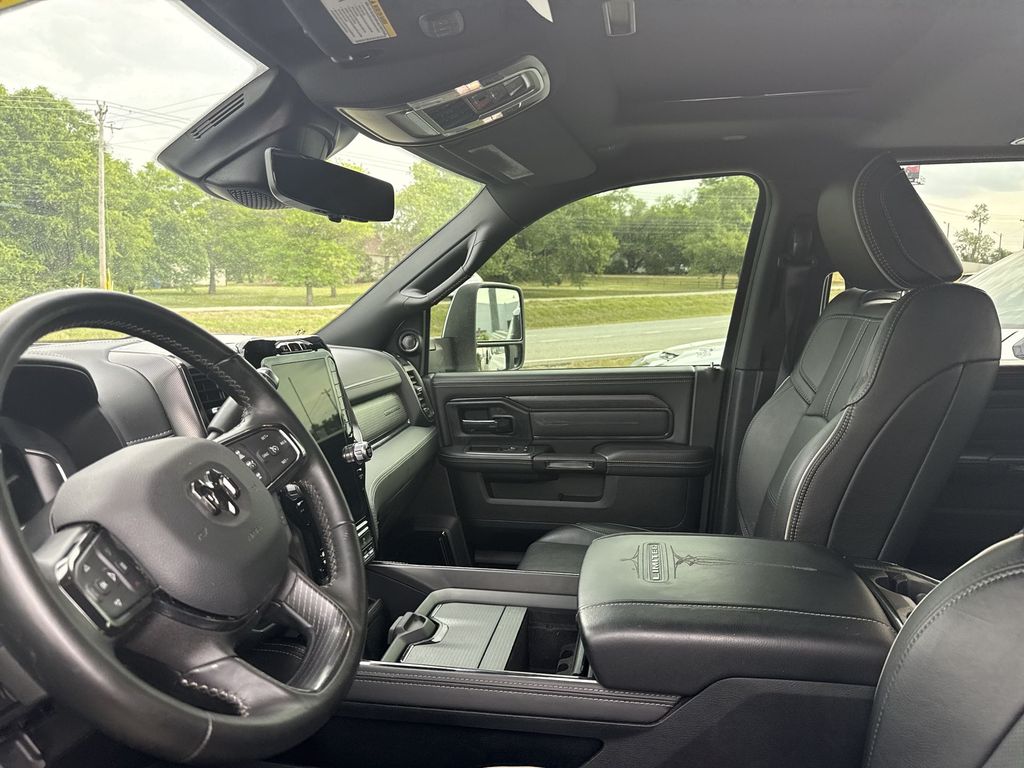 2024 RAM Ram 3500 Pickup Limited - Photo 13