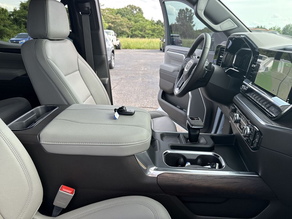 2026 GMC Sierra 1500 SLT - Photo 13