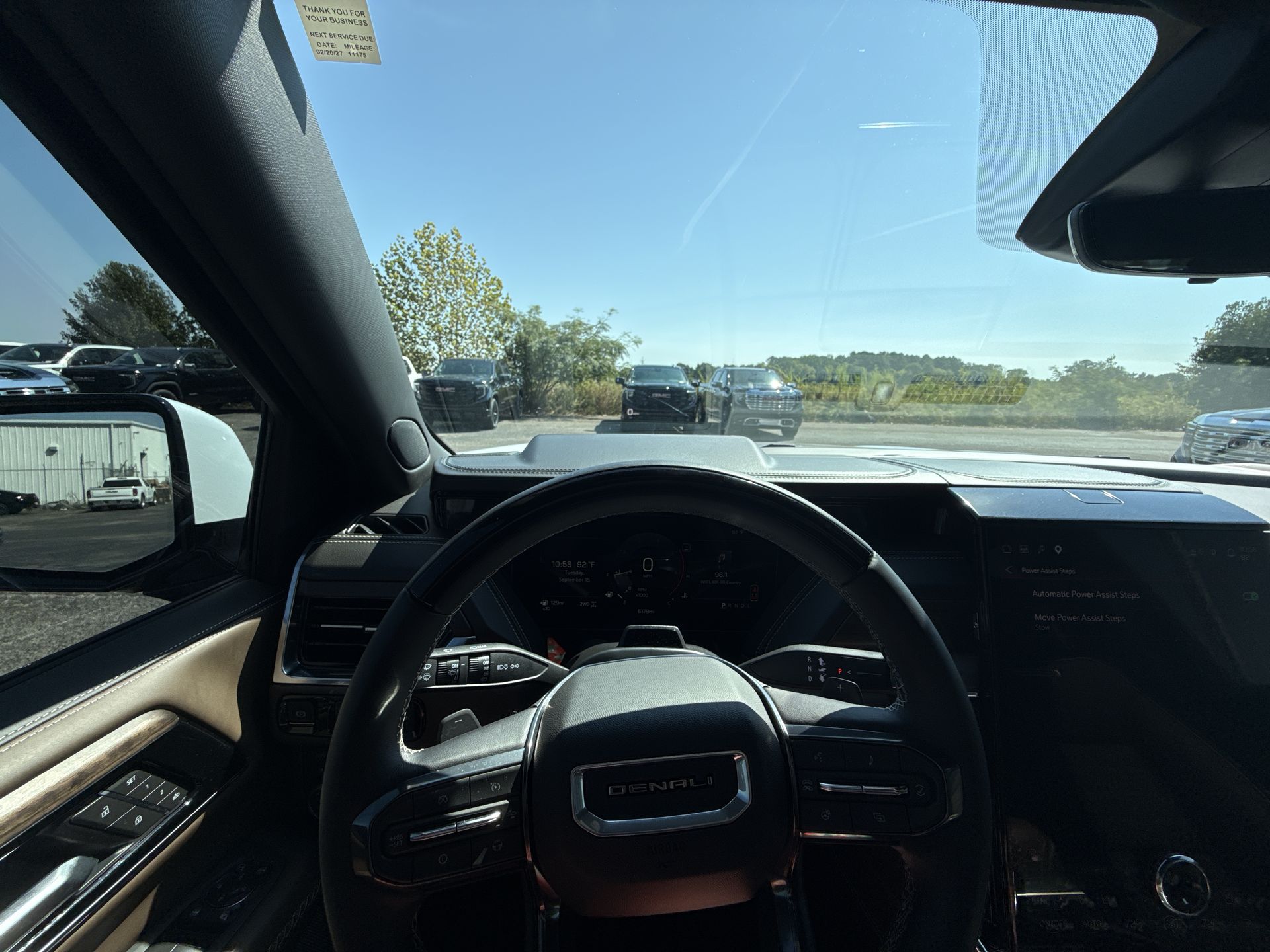 2026 GMC Yukon Denali Ultimate - Photo 17