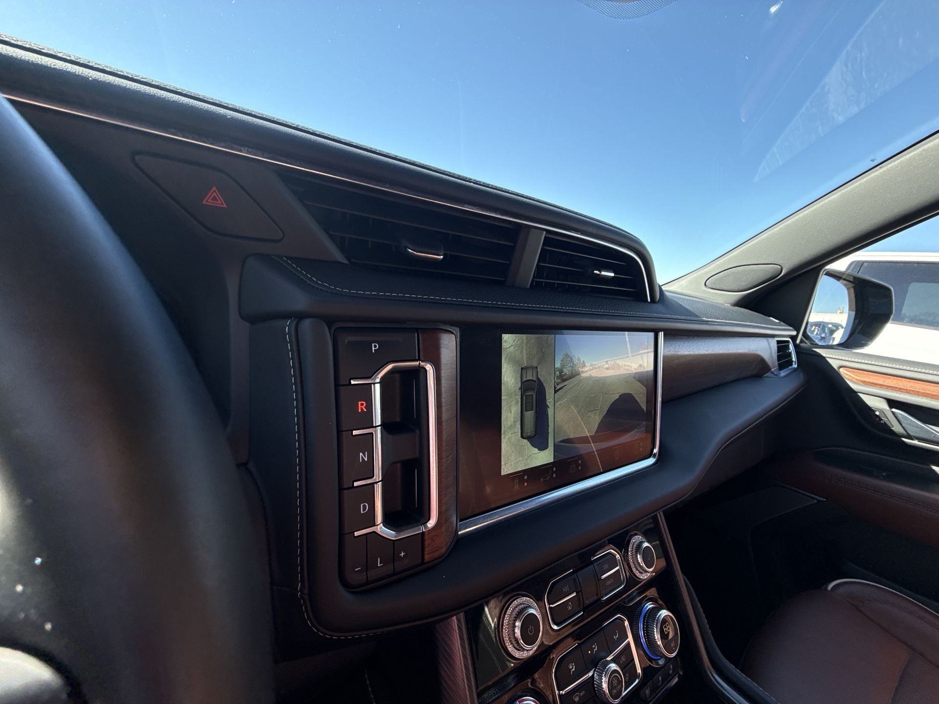 2024 GMC Yukon Denali Ultimate - Photo 22