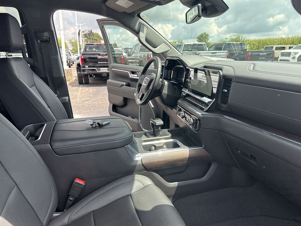 2024 GMC Sierra 1500 SLT - Photo 35