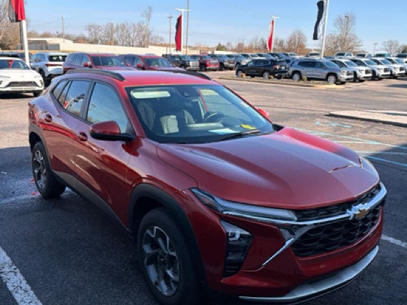 2024 Chevrolet Trax LT's photo