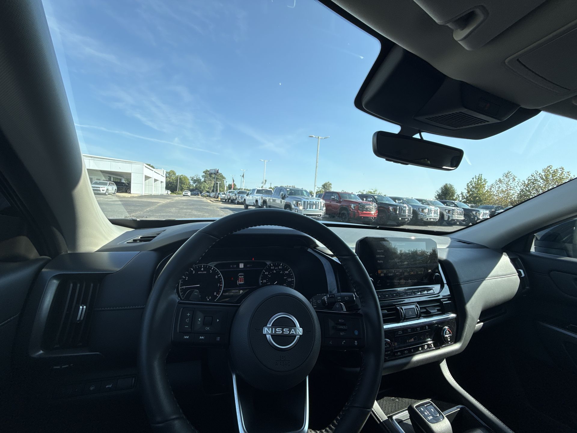 2025 Nissan Pathfinder SL - Photo 16