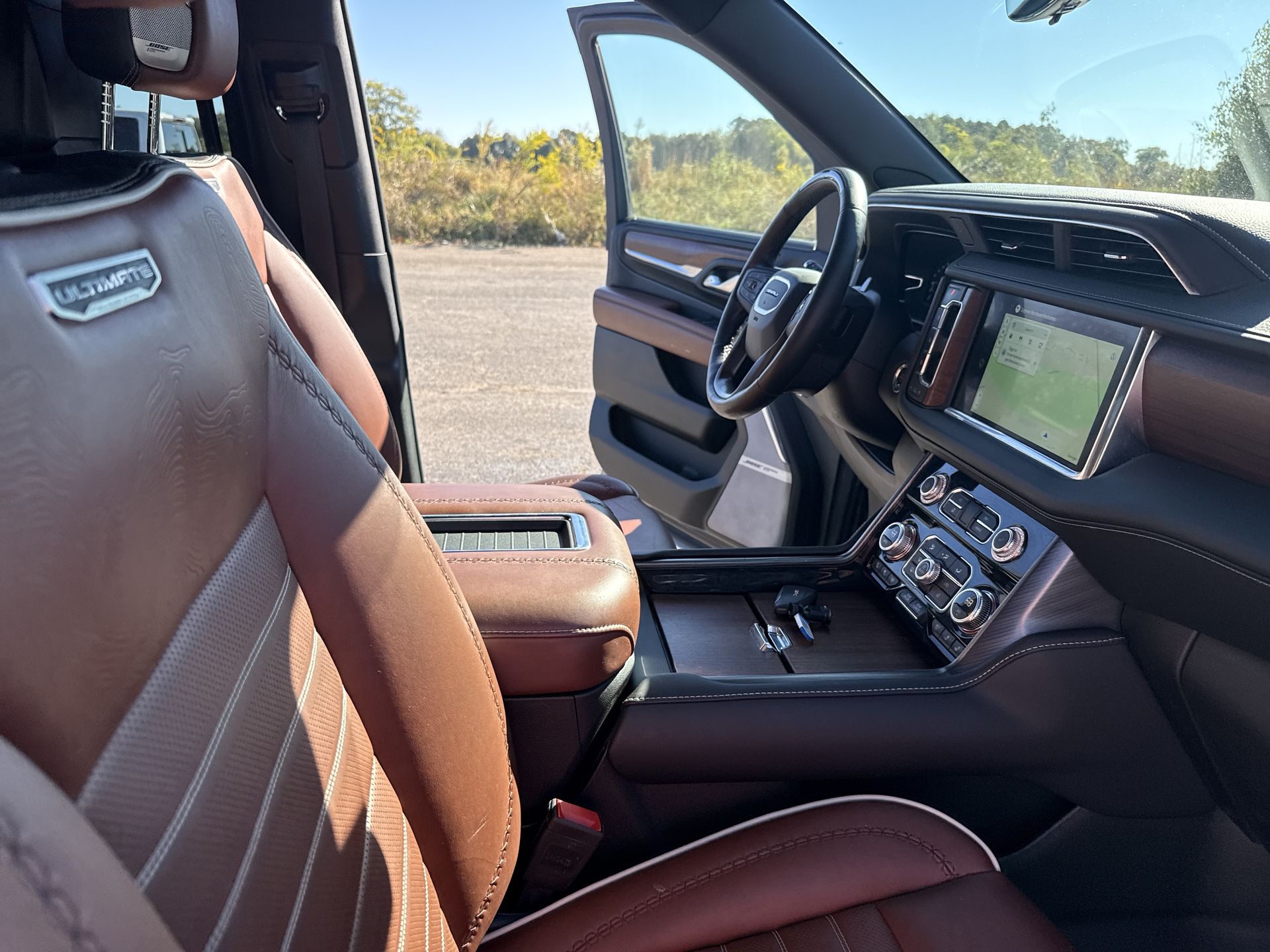 2024 GMC Yukon Denali Ultimate - Photo 35