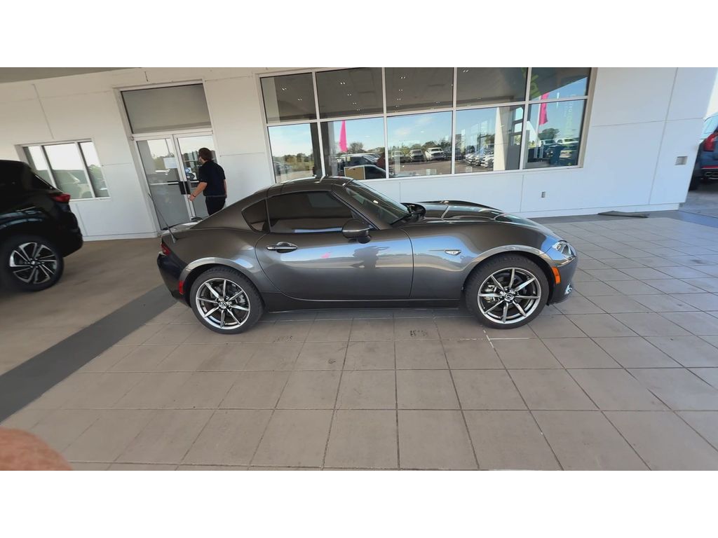 2023 Mazda MX-5 Miata Miata RF Grand Touring photo 2