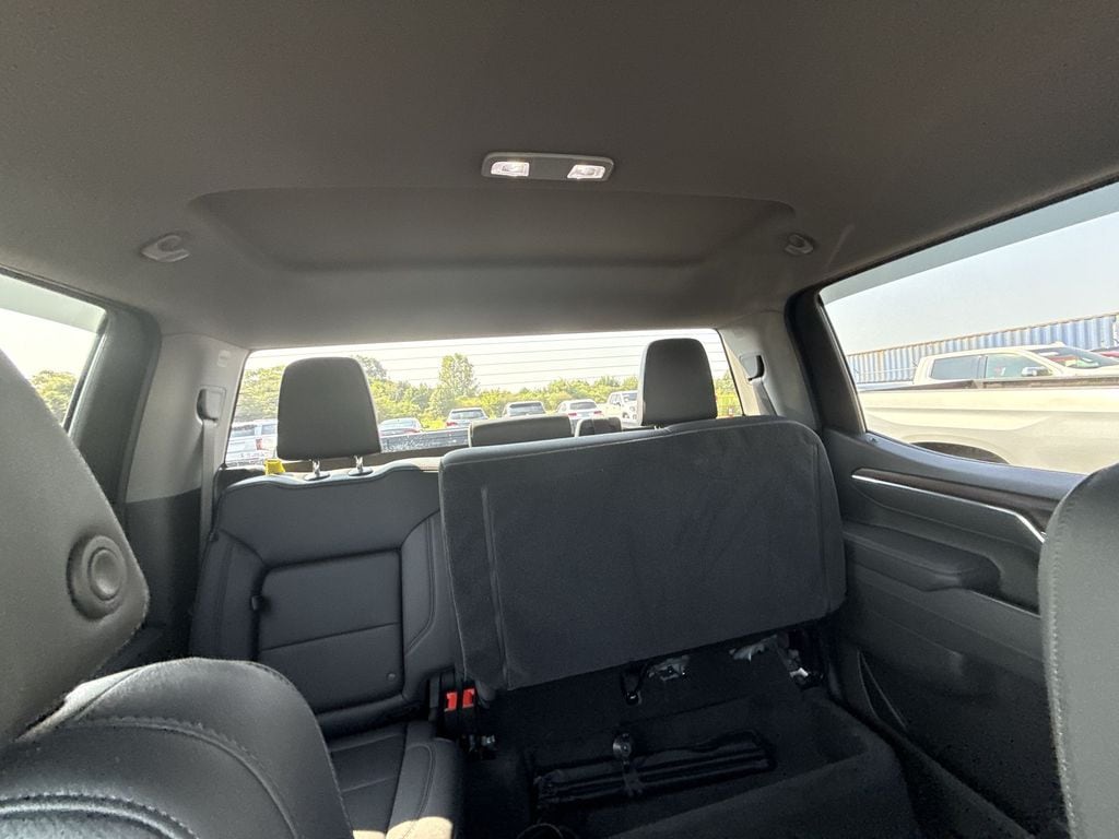 2025 GMC Sierra 1500 SLT - Photo 32