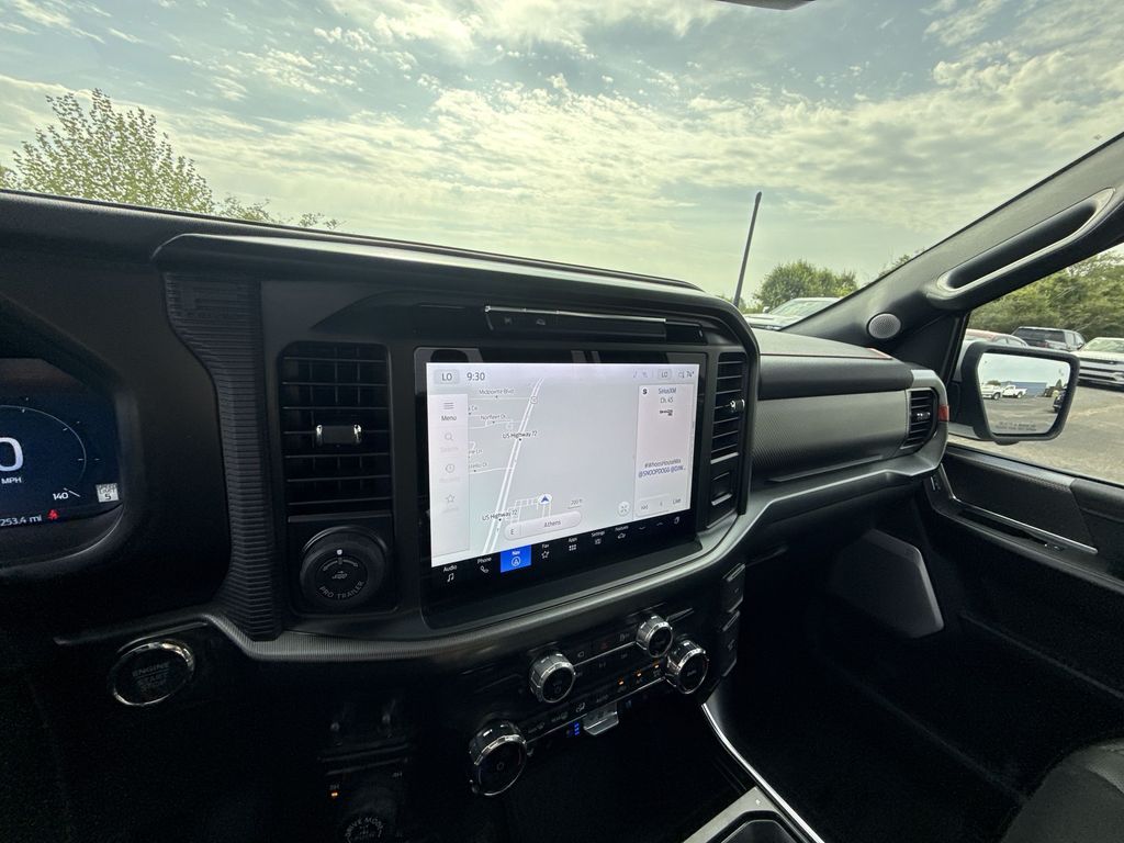2025 Ford F-150 Raptor - Photo 20
