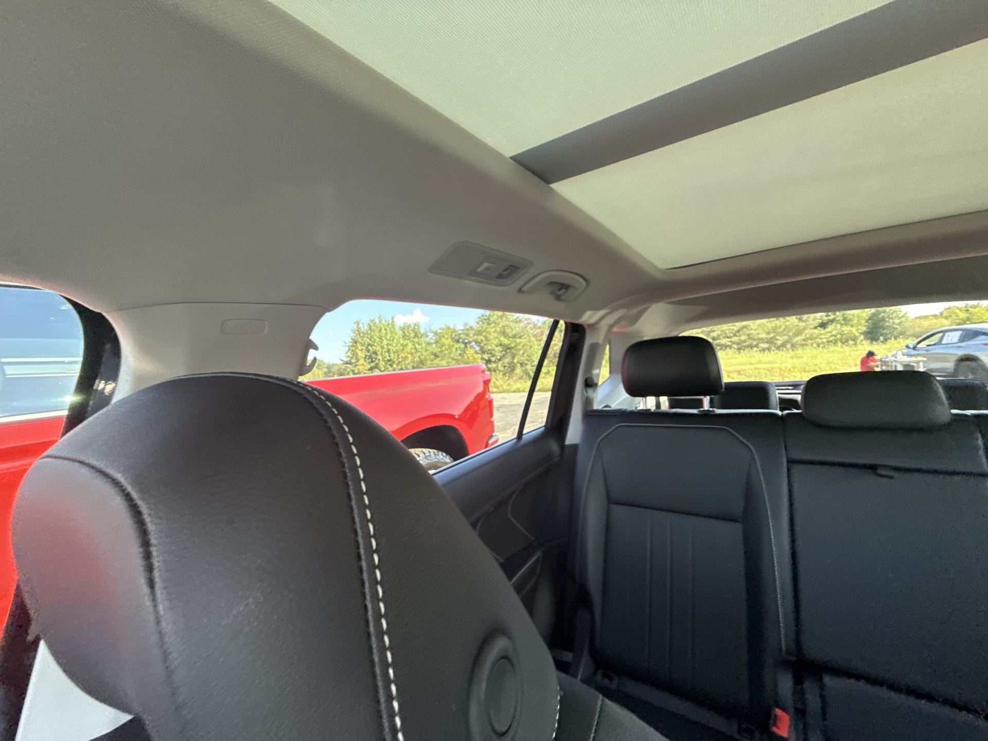 2024 Volkswagen Tiguan SE - Photo 10