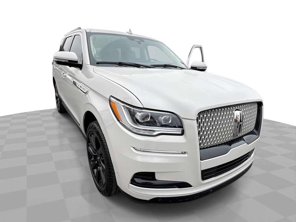 2024 Lincoln Navigator Reserve's photo