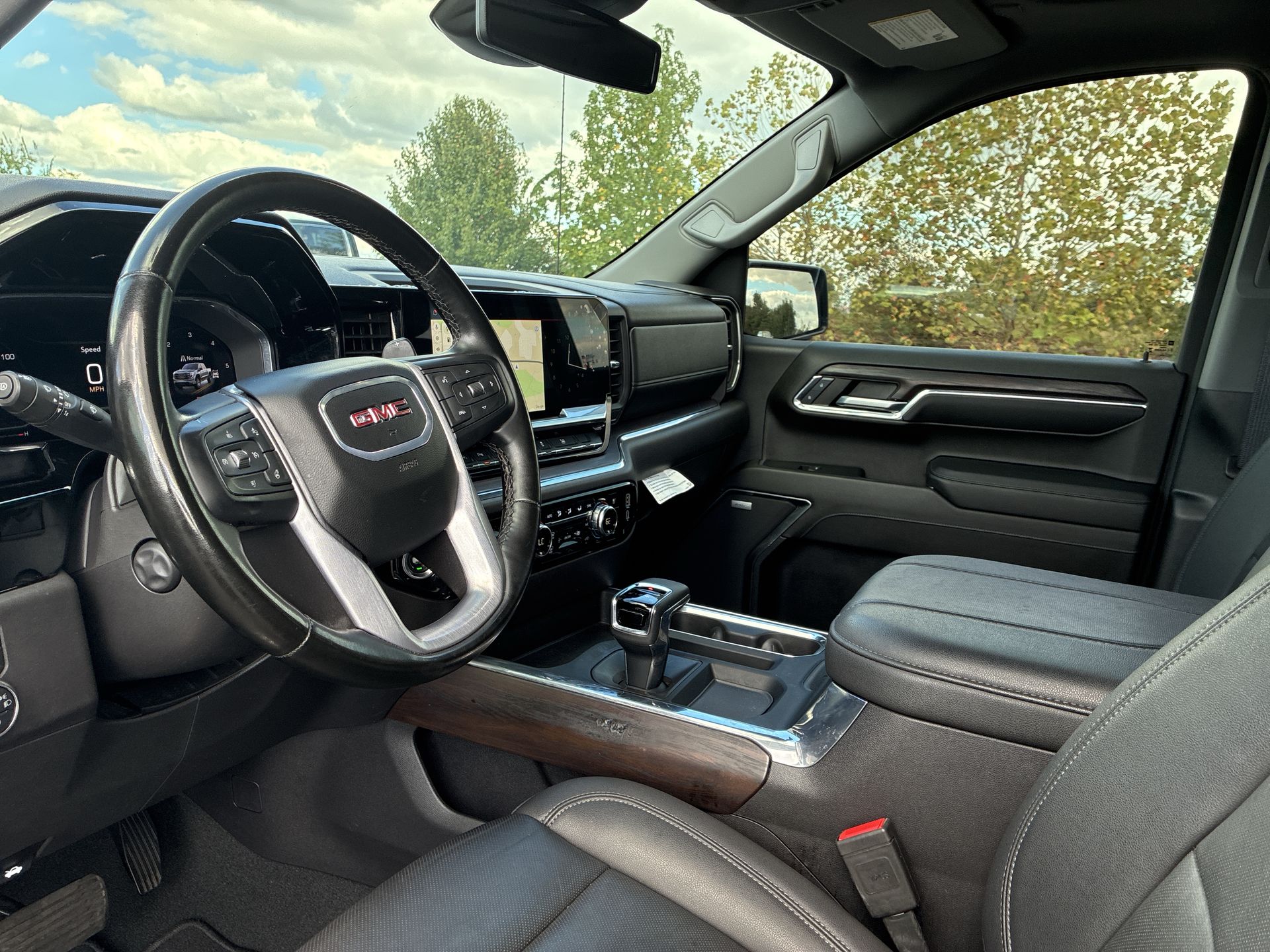 2024 GMC Sierra 1500 SLT - Photo 13
