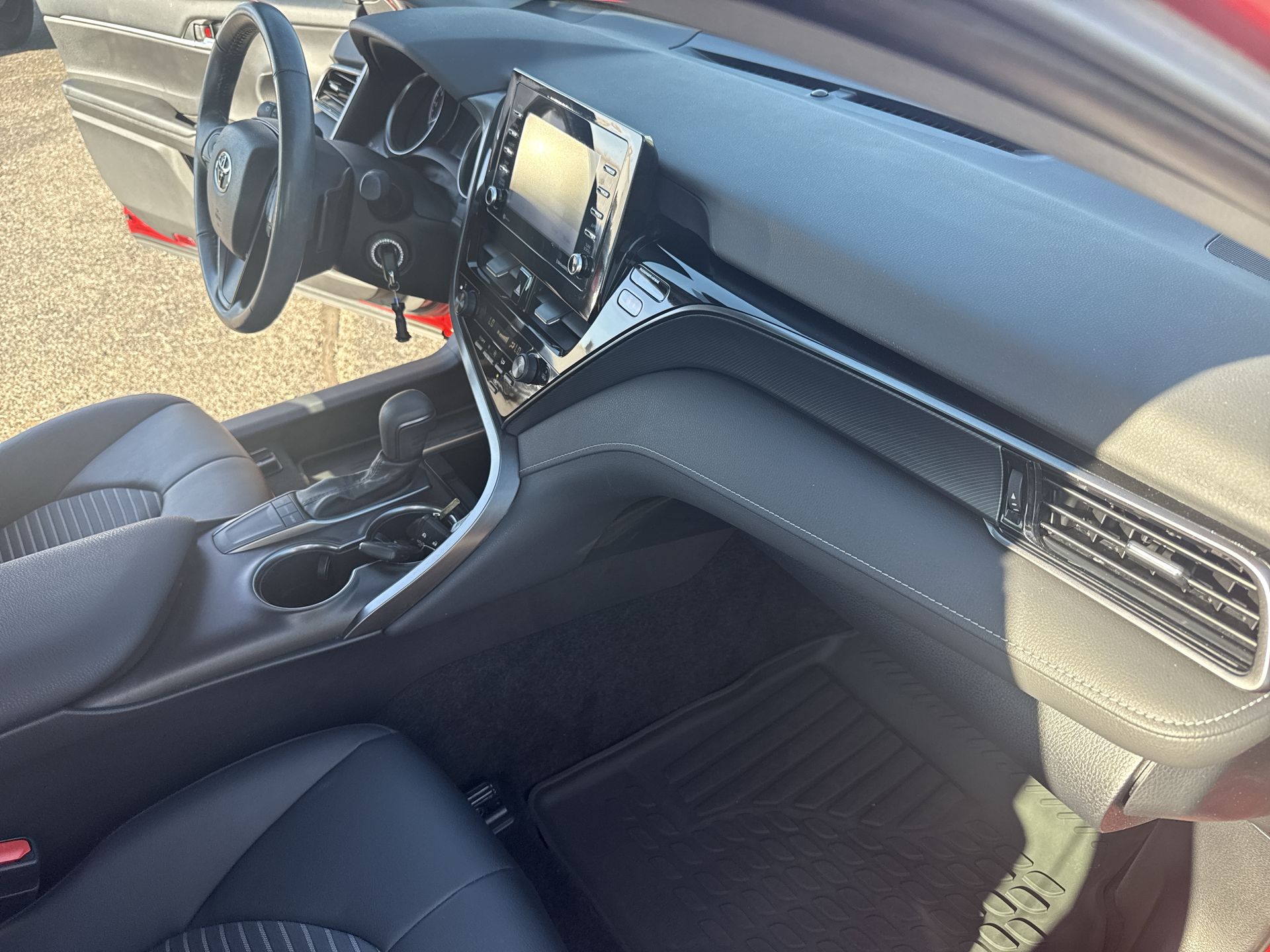 2023 Toyota Camry SE - Photo 34