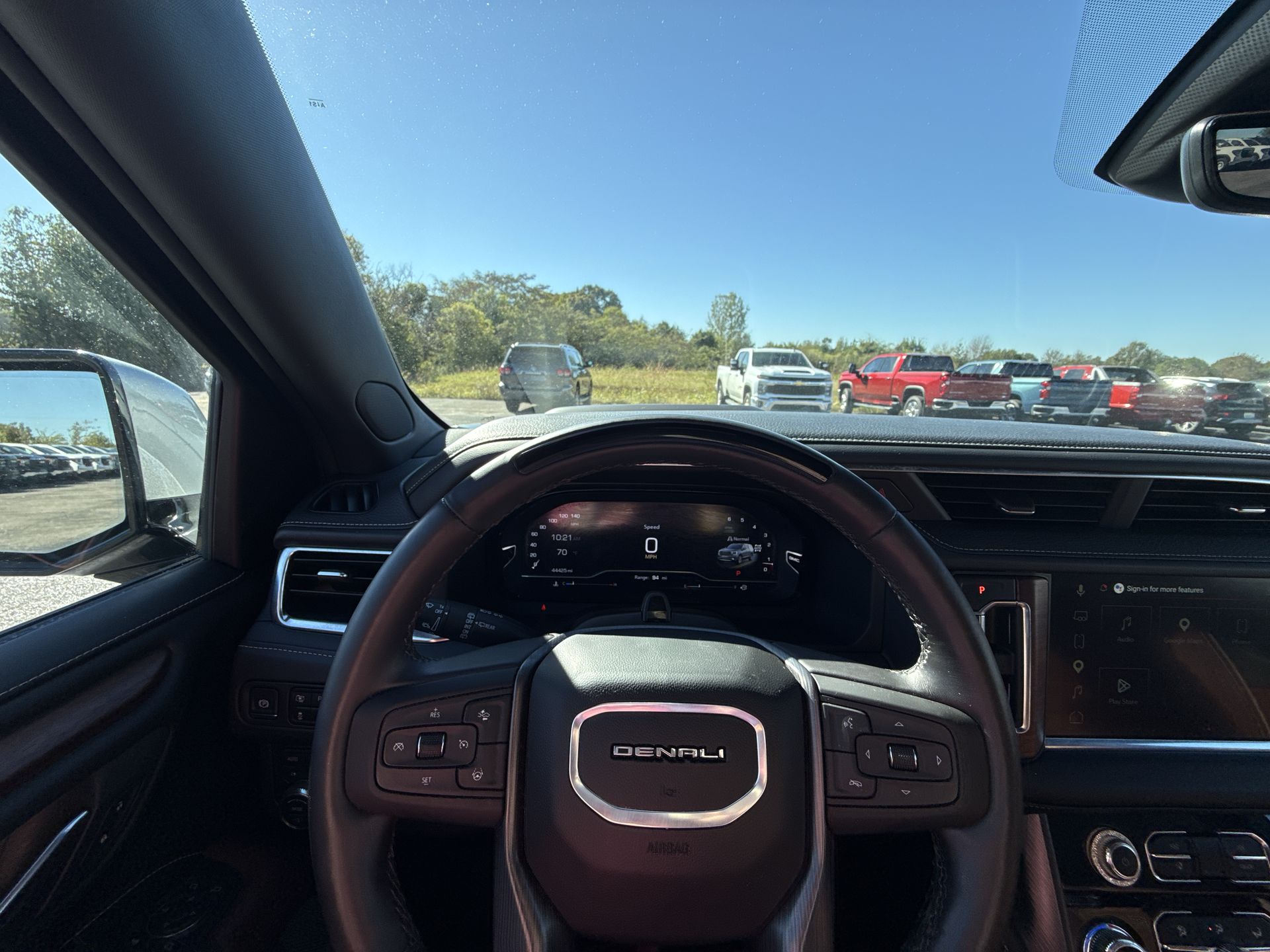 2024 GMC Yukon Denali Ultimate - Photo 17
