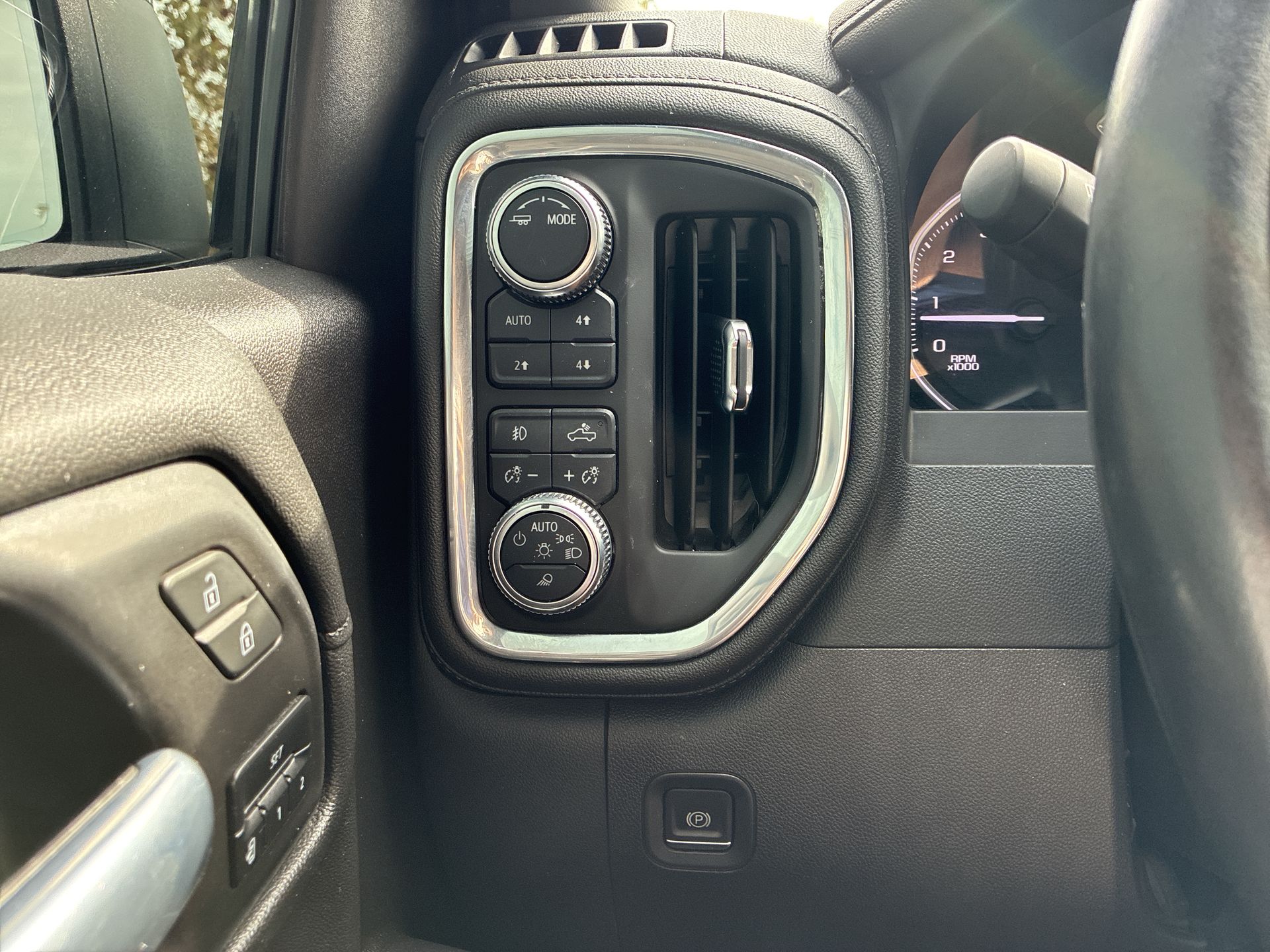 2021 GMC Sierra 1500 SLT - Photo 24
