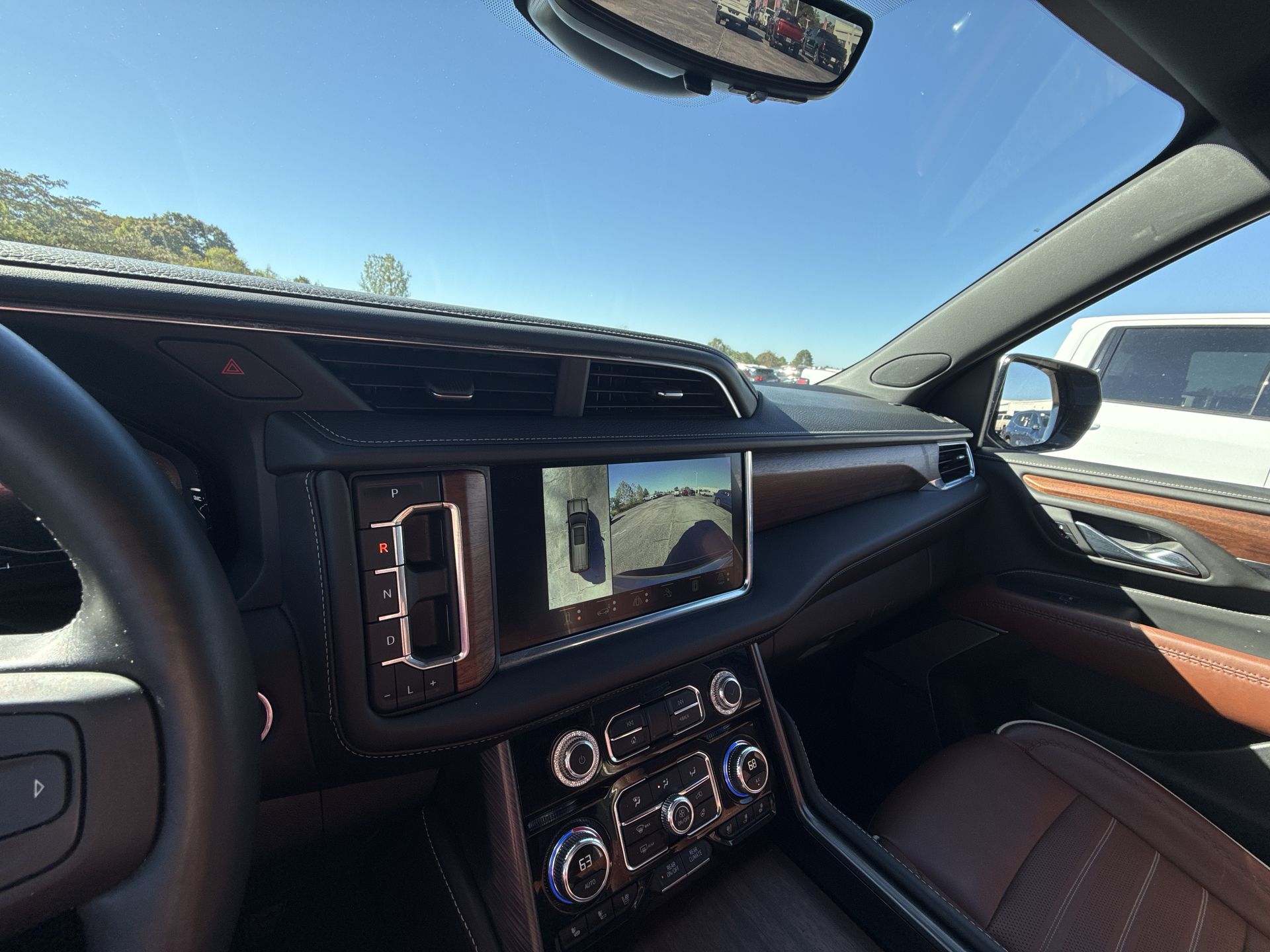 2024 GMC Yukon Denali Ultimate - Photo 21