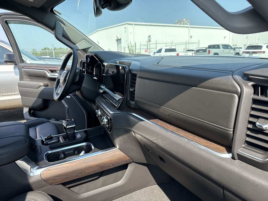 2025 GMC Sierra 1500 SLT - Photo 36