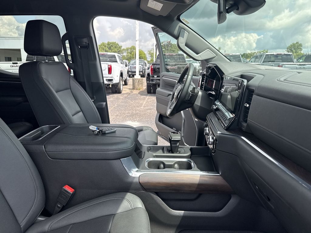 2024 GMC Sierra 1500 SLT - Photo 13