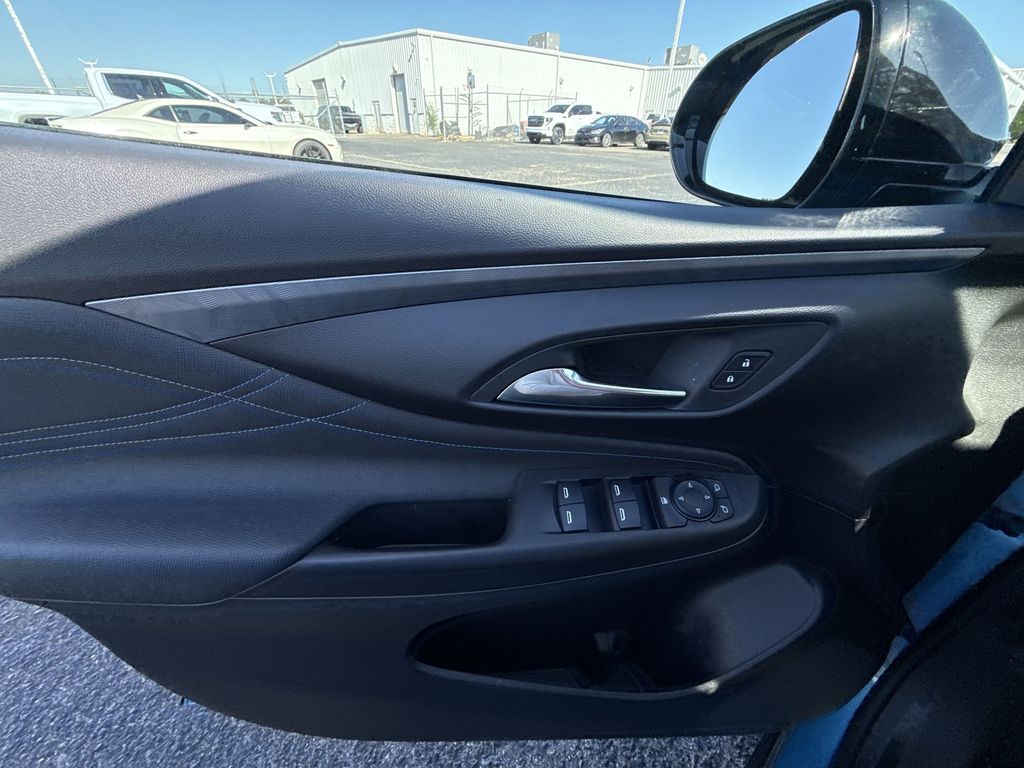 2025 Buick Envista Sport Touring - Photo 29