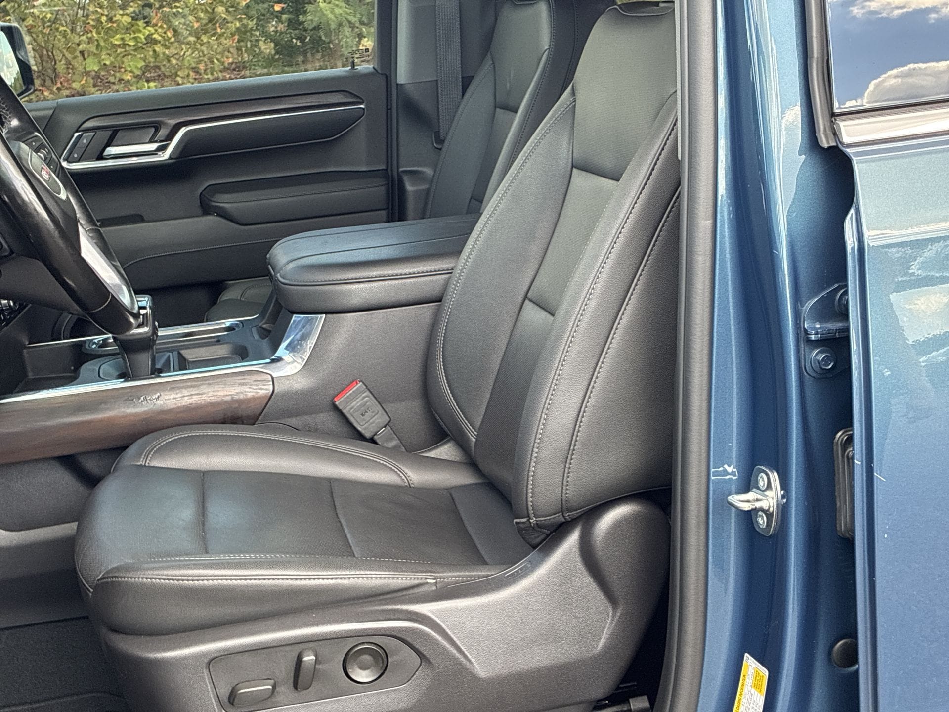 2024 GMC Sierra 1500 SLT - Photo 26