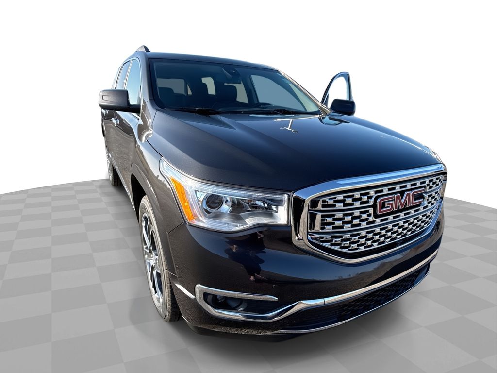 2018 GMC Acadia Denali's photo