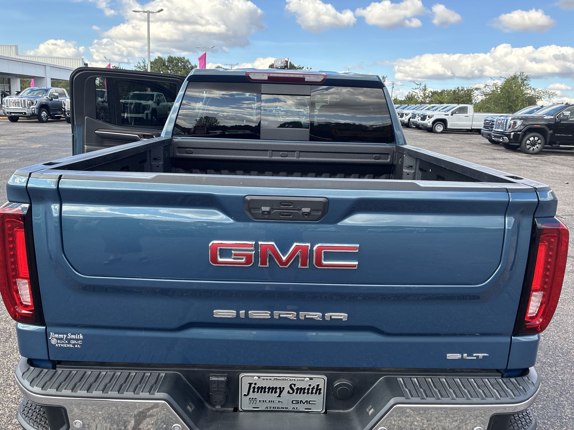 2024 GMC Sierra 1500 SLT - Photo 33