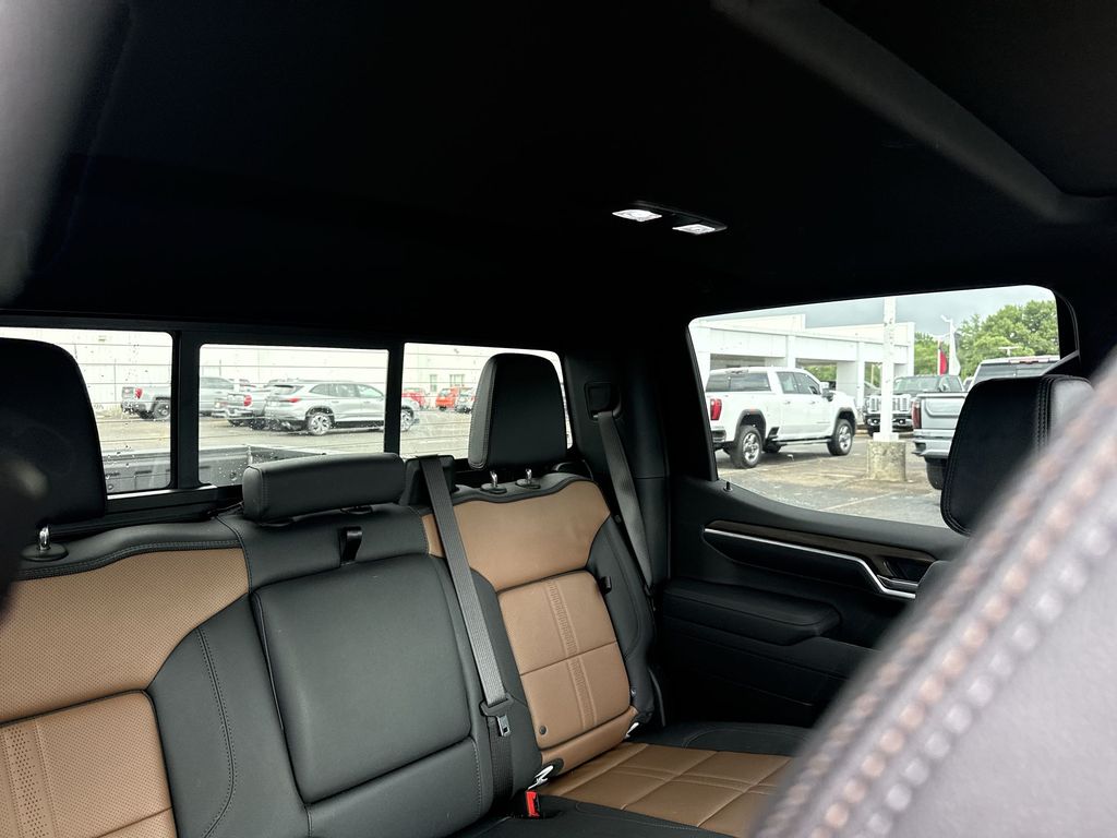 2025 Chevrolet Silverado 1500 High Country - Photo 14
