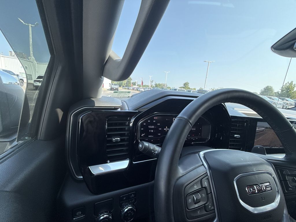 2025 GMC Sierra 1500 SLT - Photo 24