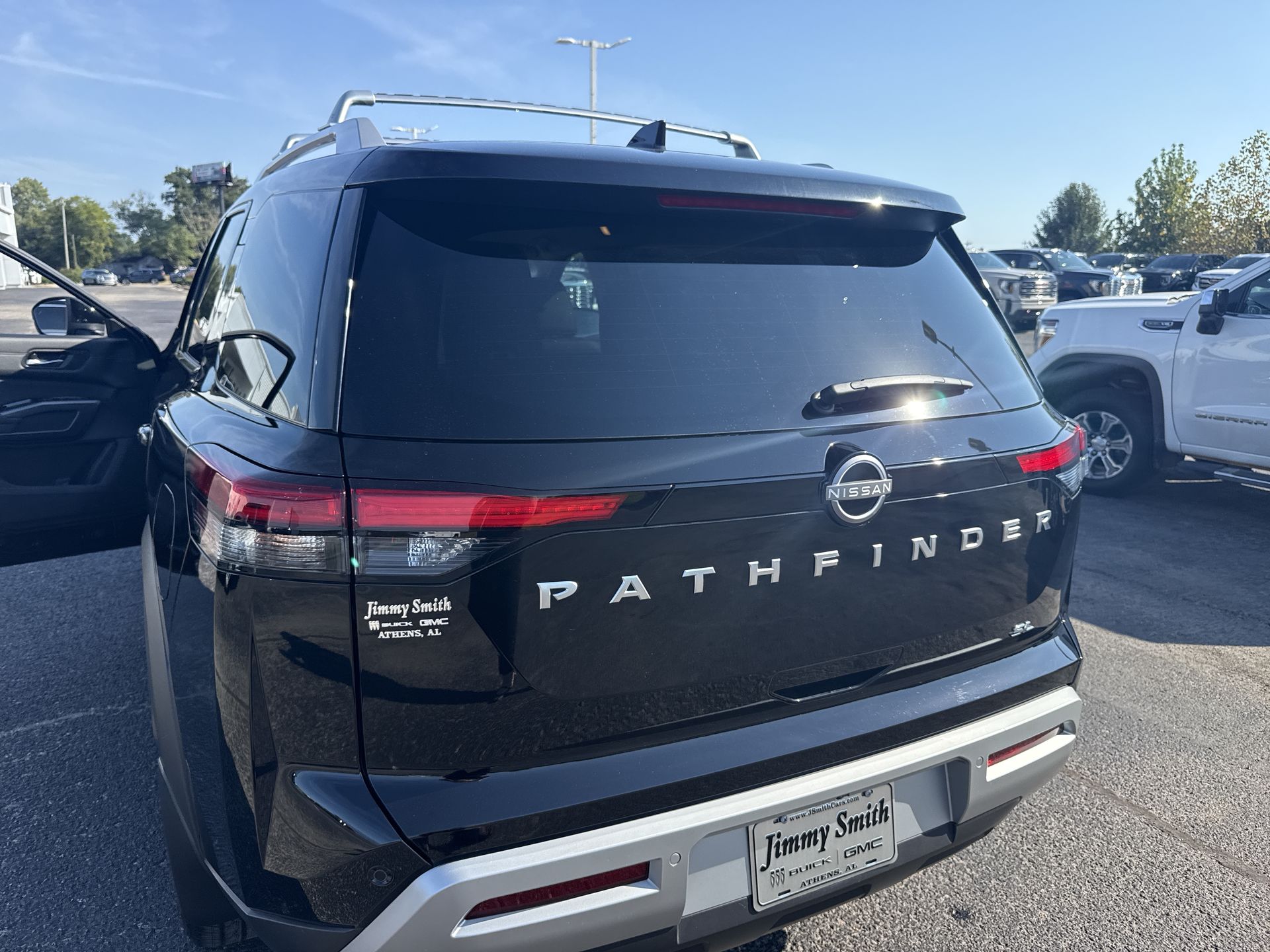 2025 Nissan Pathfinder SL - Photo 33