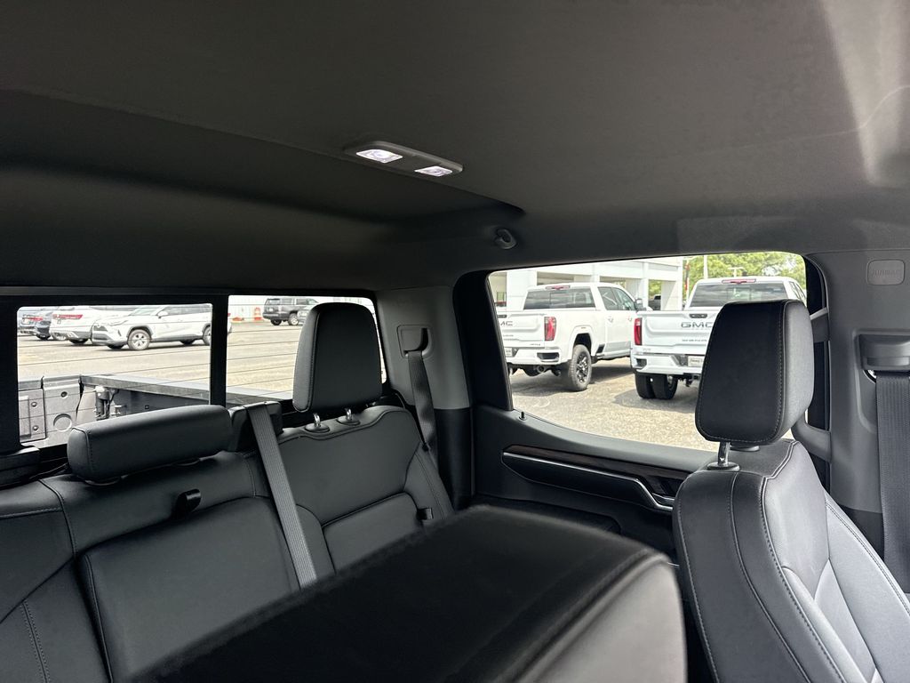 2024 GMC Sierra 1500 SLT - Photo 14