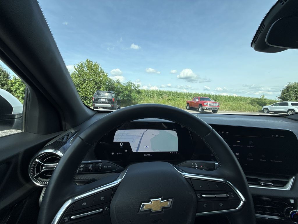 2025 Chevrolet Equinox LT - Photo 17