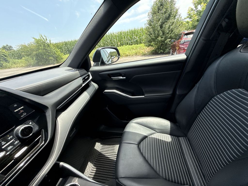 2024 Toyota Highlander LE - Photo 26