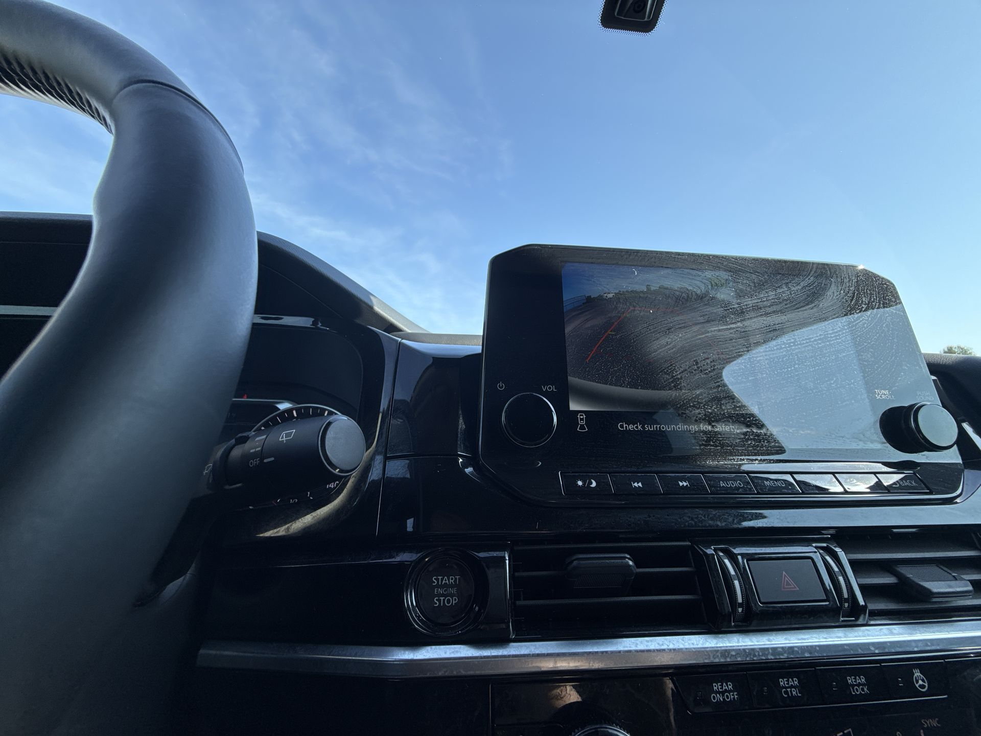 2025 Nissan Pathfinder SL - Photo 23
