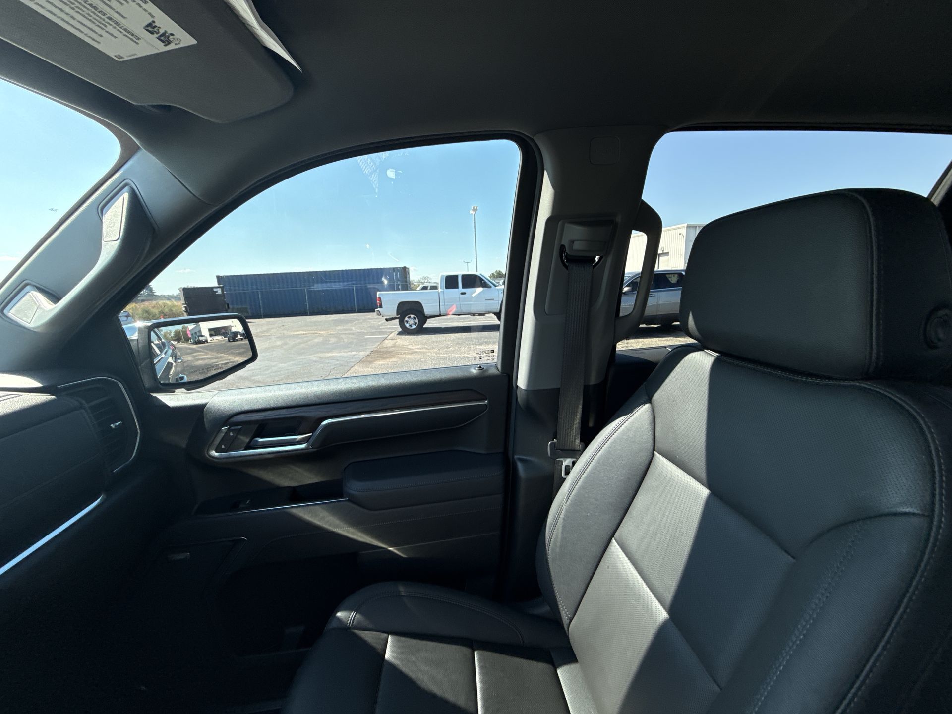 2025 GMC Sierra 1500 SLT - Photo 11