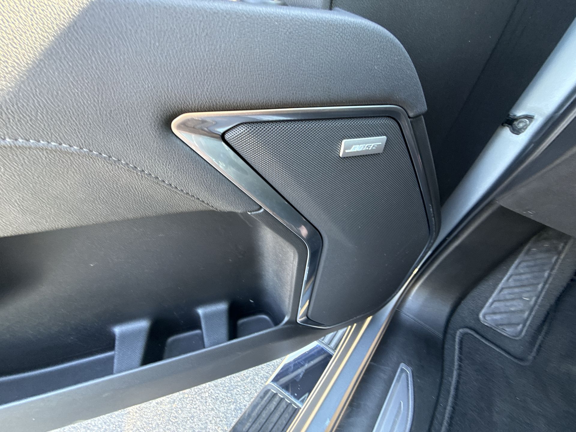 2025 GMC Sierra 1500 SLT - Photo 31