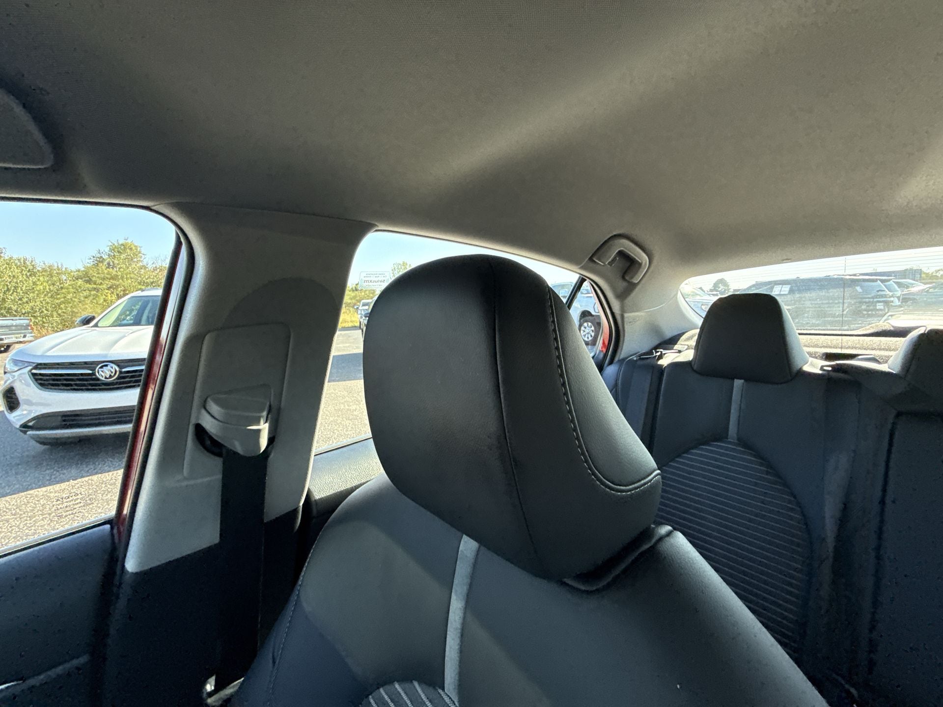 2023 Toyota Camry SE - Photo 12