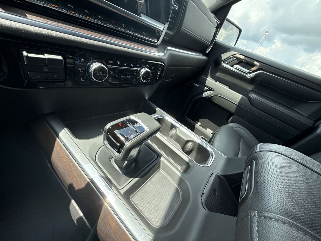 2024 GMC Sierra 1500 SLT - Photo 22