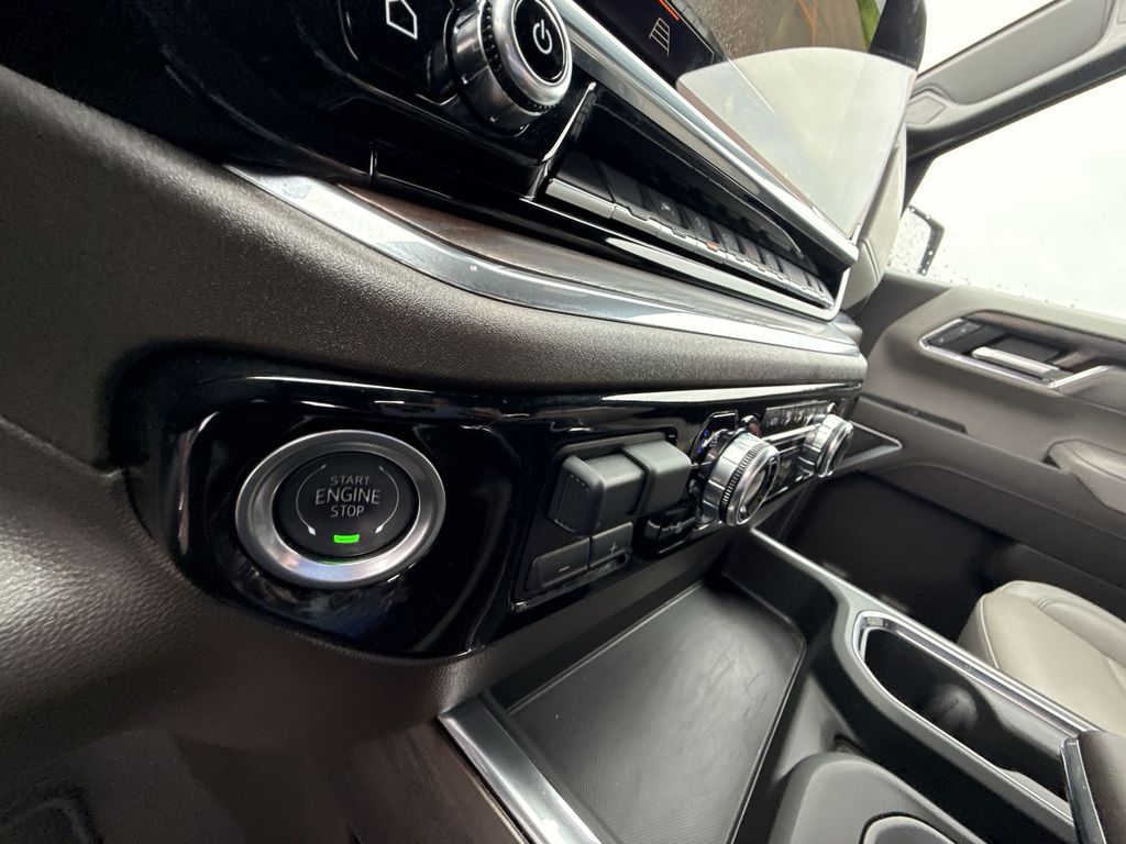 2025 GMC Sierra 1500 SLT - Photo 23