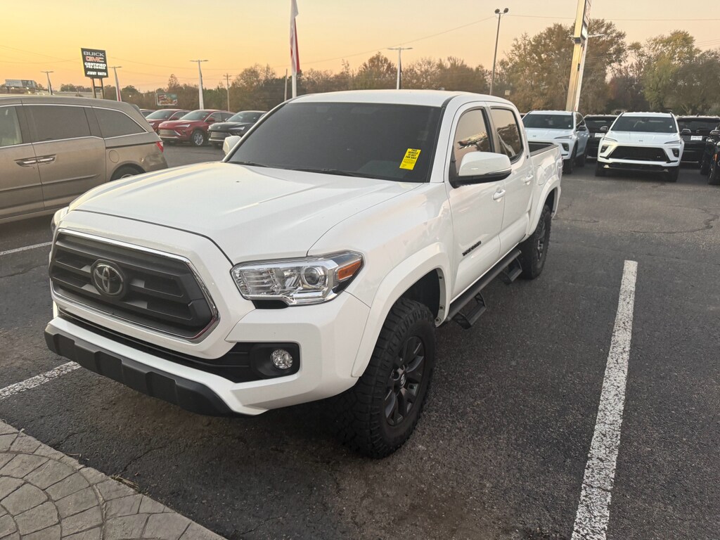 2023 Toyota Tacoma SR5 V6 photo 2