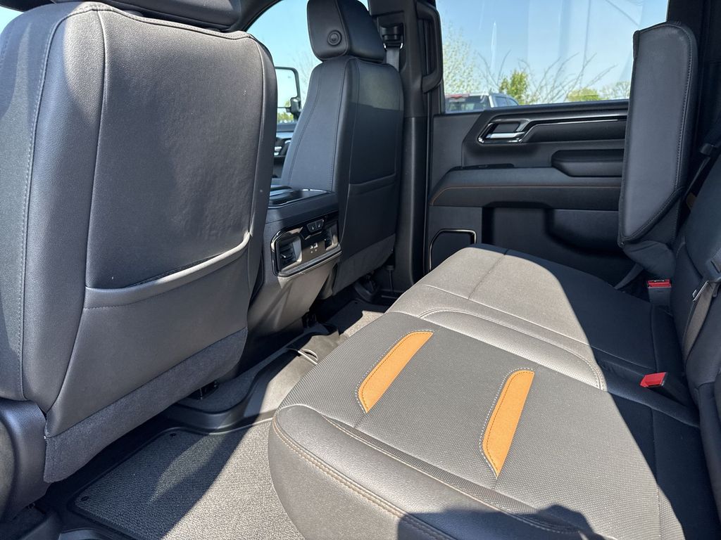 2024 GMC Sierra 2500HD AT4 - Photo 32