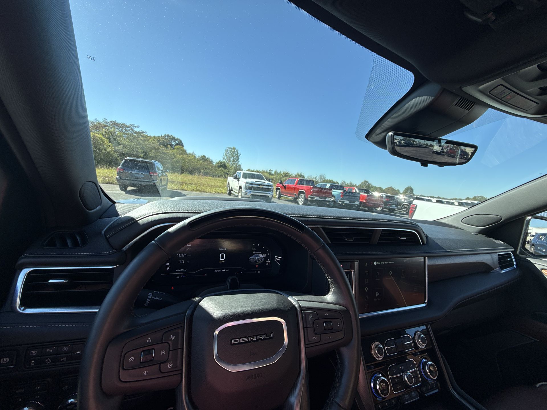 2024 GMC Yukon Denali Ultimate - Photo 16