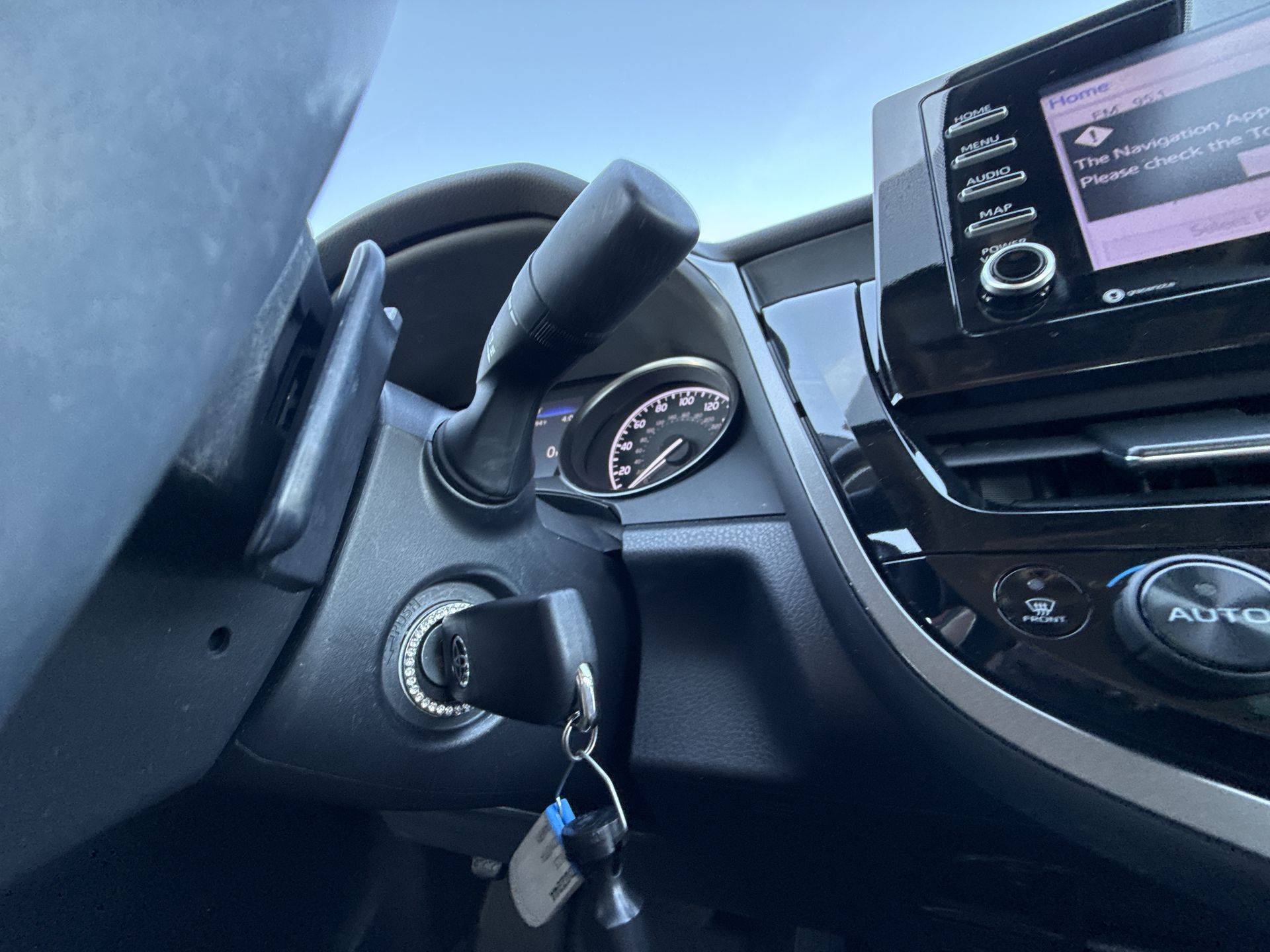 2023 Toyota Camry SE - Photo 22