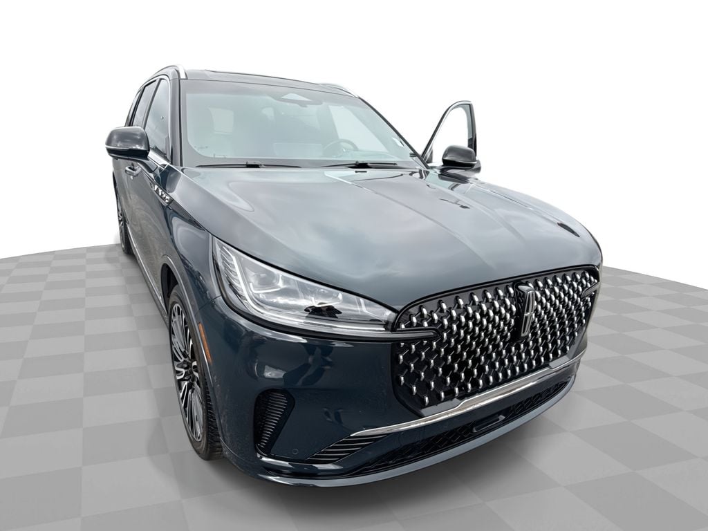 2025 Lincoln Aviator Black Label's photo