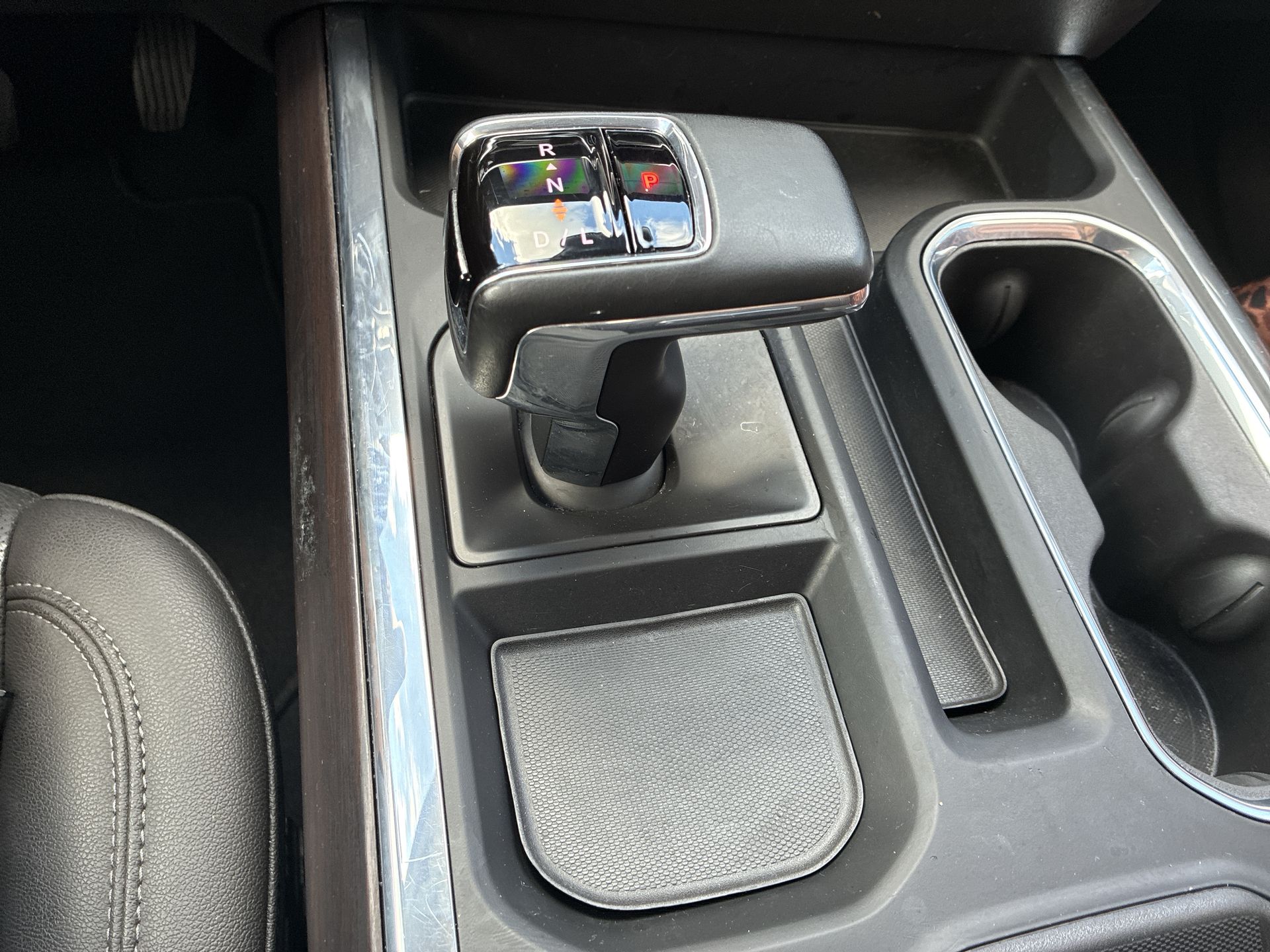 2024 GMC Sierra 1500 SLT - Photo 22